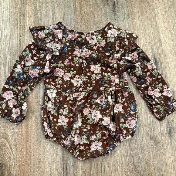 Bailey’s Blossom Romper Baby Girl 18-24 Mo Brown Floral Ruffle Fall Autumn Girly - Picture 3 of 6